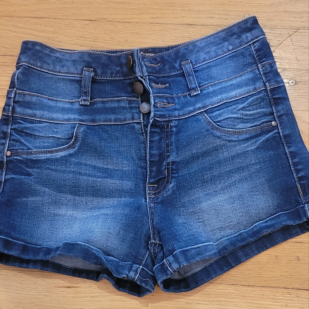 Refugee high waisted button up shorts